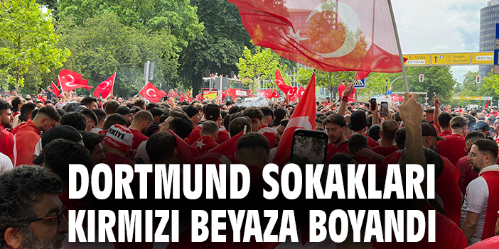 Türk Taraftarlar KleppingStrabe’yi Kırmızı-Beyaza Boyadı