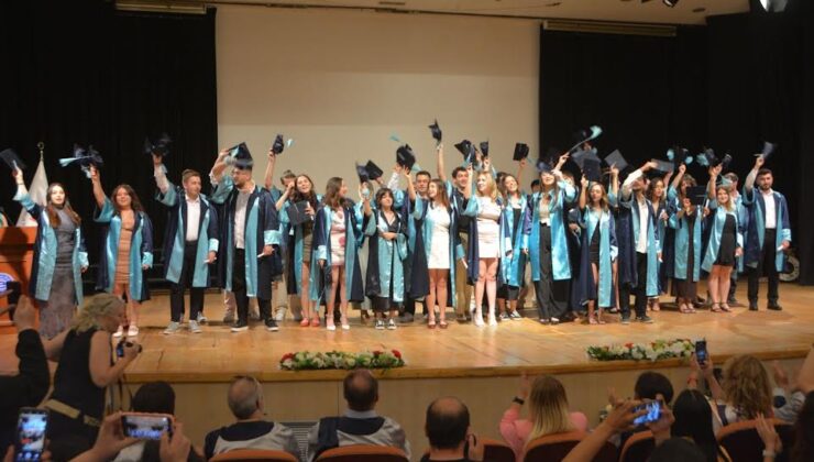 Egeli genç tasarımcılar sektöre uğurlandı