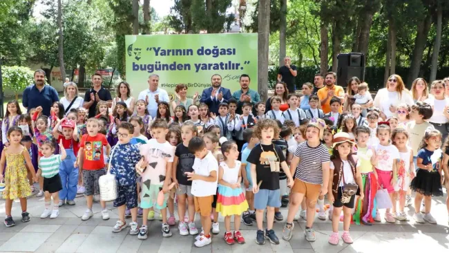 Buca Belediyesi’nden Çevre Şenliği ve Geri Dönüşüm Defilesi!