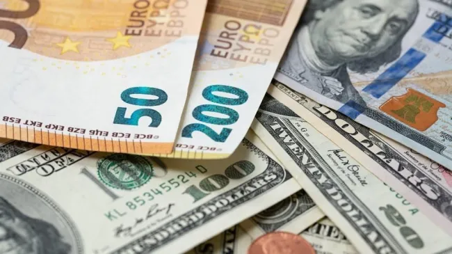 Dolar ve Euro İstanbul’da Yükselişte