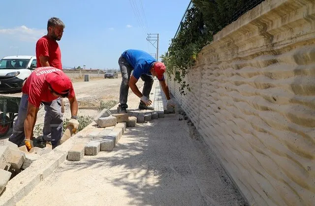 Menderes’te Yollar Yapılıyor