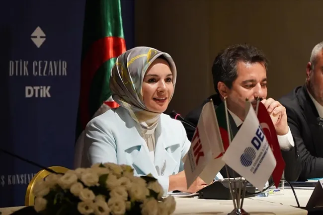Aile ve Sosyal Hizmetler Bakanı Cezayir’de Türk İş Dünyasıyla Buluştu