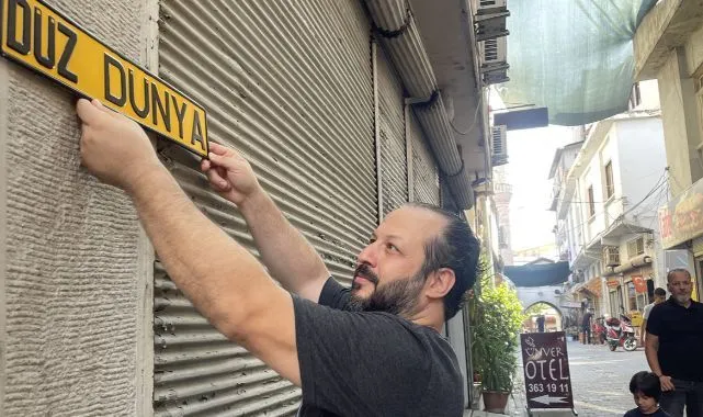 Düz Dünya Derneği Başkanı Sokaktaki Esnafı İkna Etmeye Devam Ediyor