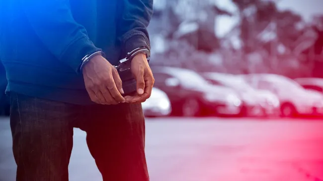 Bornova’da Altın Dolandırıcıları Tutuklandı