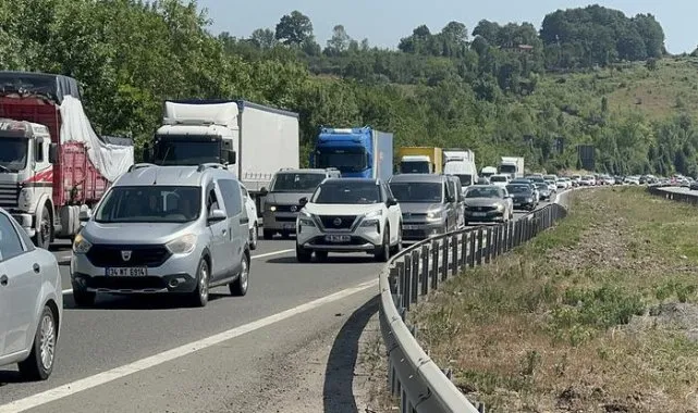 Bolu Otoyolu’nda Trafik Yoğunluğu Ve Kazalar!