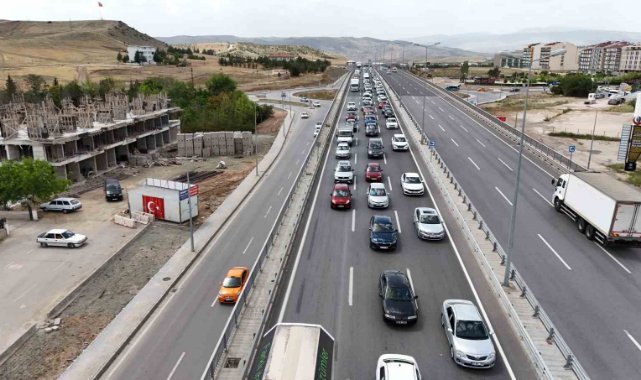 Kırıkkale’de Bayram Trafik Yoğunluğu