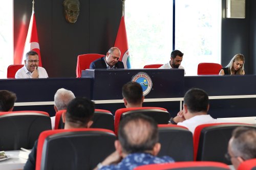 Menderes Belediye Başkanı Vatandaşların Taleplerini Dinledi