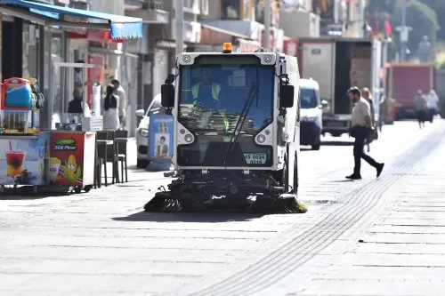 İzmir’de Tertemiz Cadde ve Sokaklar!