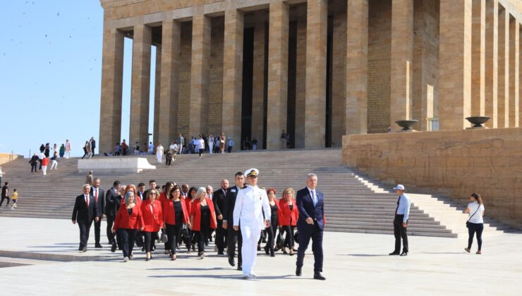 Günay Başkandan Tam Kadro Anıtkabir Çıkarması