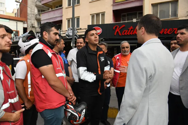 Bornova Belediyesi’nden moto kuryelere özel park alanı