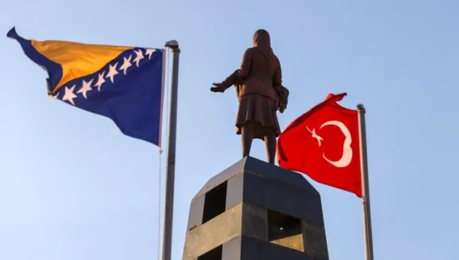 Buca’da Srebrenitsa için duygu dolu anma töreni