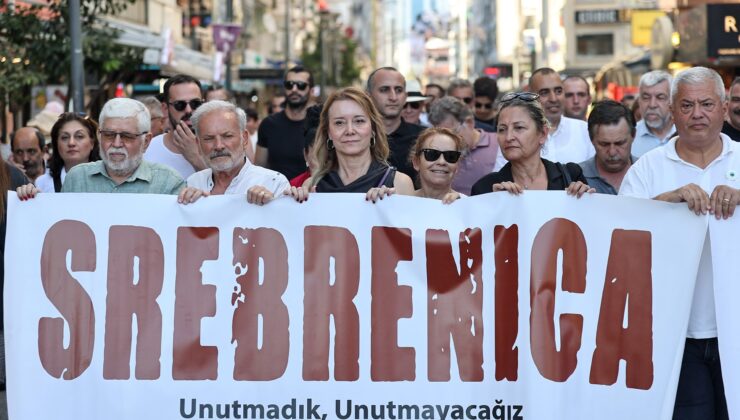 Srebrenitsa Katliamı’nda hayatını kaybedenler Konak’ta anıldı