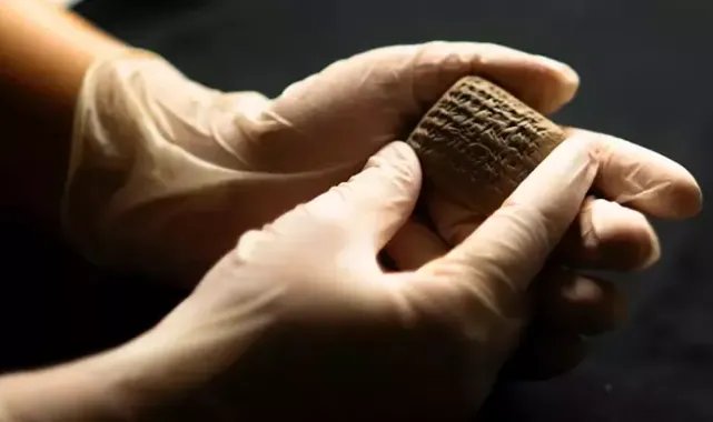 Bakan Ersoy’dan tarihi tablet açıklaması