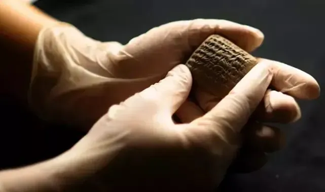 Bakan Ersoy’dan tarihi tablet açıklaması