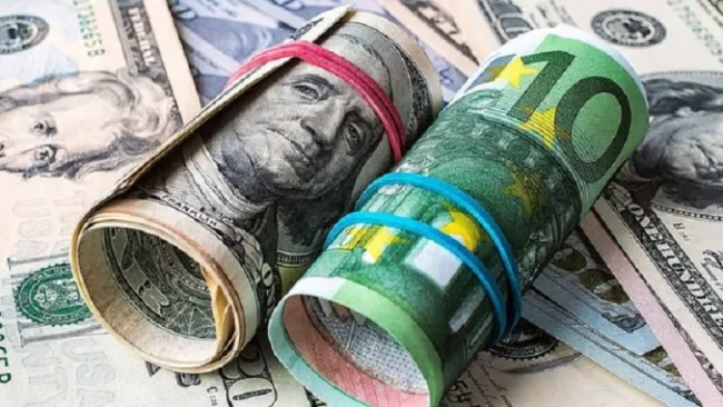 Dolar ve Euro İstanbul’da Yükselişte