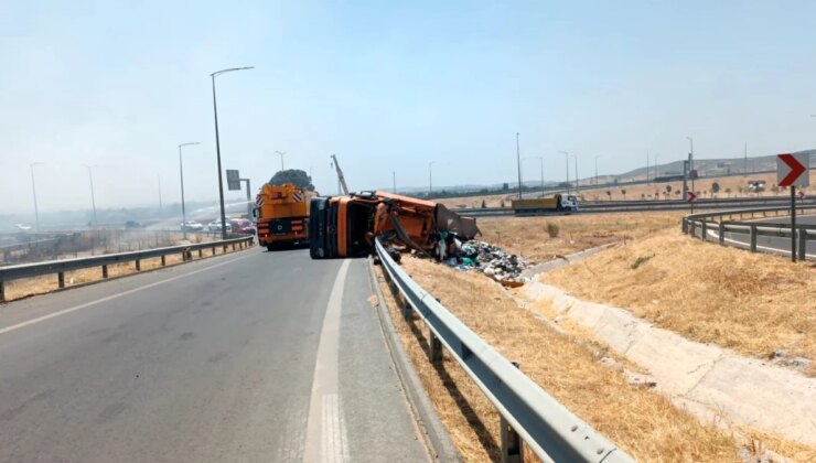 Aliağa’da Römorklu Çekici Devrildi, Sürücü Yaralandı
