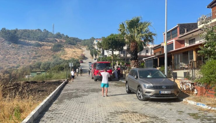 İzmir Foça’da Otomobilden Çıkan Yangın Kontrol Altına Alındı