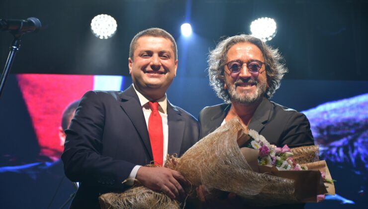 Torbalı’da Kurtuluş Coşkusu:Fettah Can ile Muhteşem Final