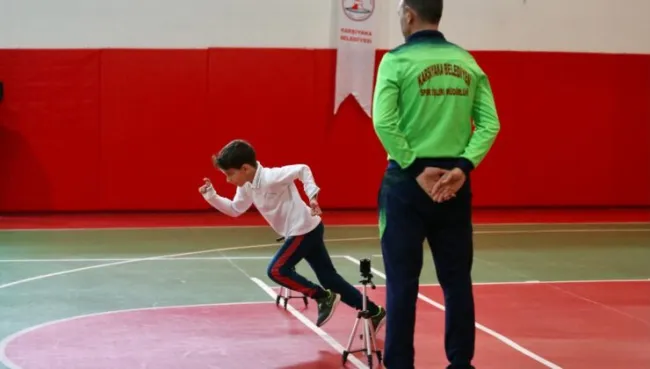 Karşıyaka Belediyesi çocukların spor yaşamına ışık oluyor