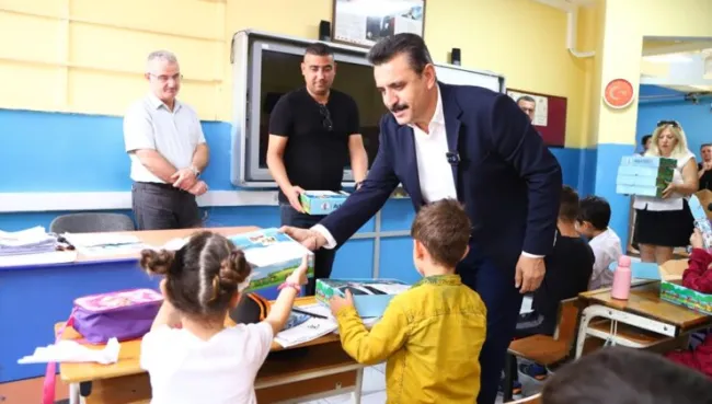 Karşıyaka’nın simgesi ‘Dante’ yeniden hizmete açıldı