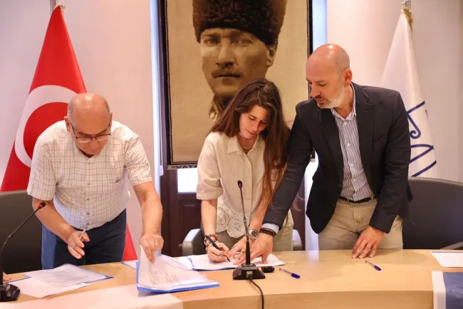 ÇEŞME BELEDİYESİ İLE TÜM BEL-SEN ARASINDA TİS İMZALANDI