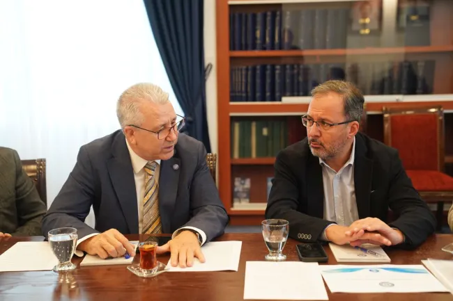  Ege Üniversitesinde İzmir Körfezi’ndeki çevresel sorunların çözümü ile ilgili toplantı yapıldı