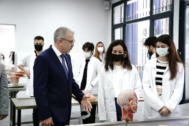 Türkiye’nin sağlık eğitimi ve araştırmaları üssü; Ege Üniversitesi