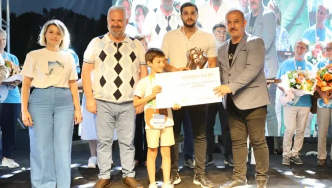 “Bu gurur tüm Menemenli hemşehrilerimin”