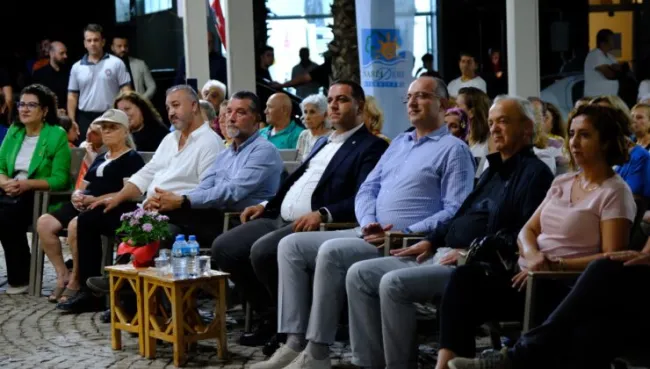 NARLIDERE’DE MÜZİK KONUŞTU:SONER BEKTAŞ KONSERİNE YOĞUN İLGİ