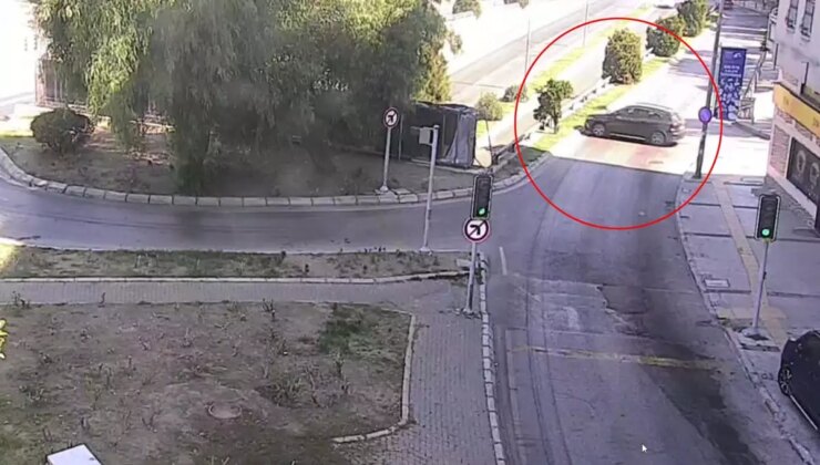 İzmir’de Köprüden Düşen Otomobil Kazası!