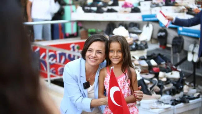 Karabağlar 30 Ağustos’ta bayraklarla donatıldı