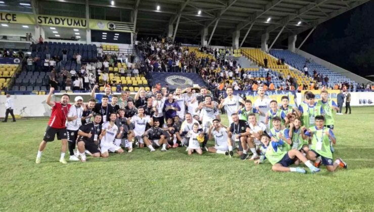 Menemen FK Lider, 3’te 3 Yaparak Fırtına Gibi