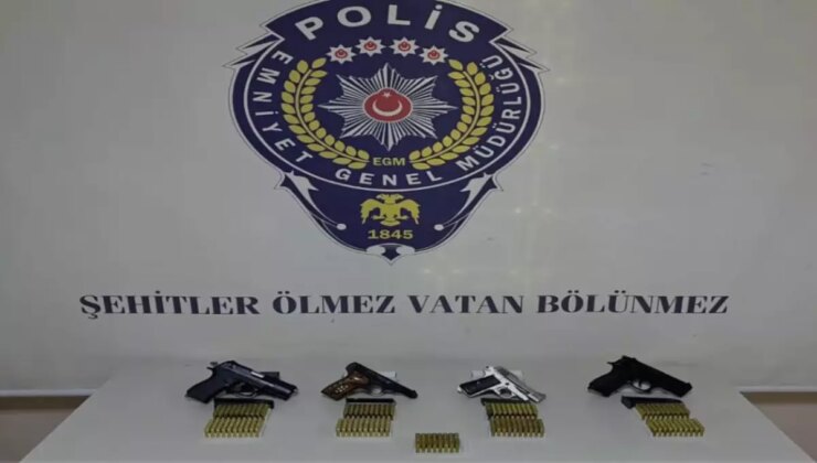 İzmir’de Oto Galeride Şok Tabanca Tehdidi!