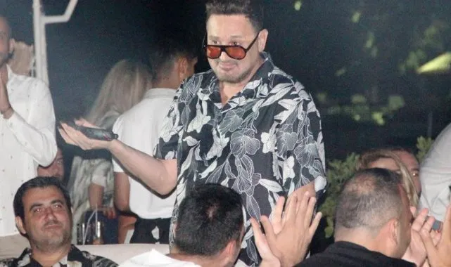 Ünlü Şarkıcı Metin Arolat Sahne’de Fenalaştı