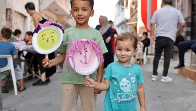 ‘Mutlu Çocuklar Sokağı’ 18 mahallede 5 bin çocukla buluştu