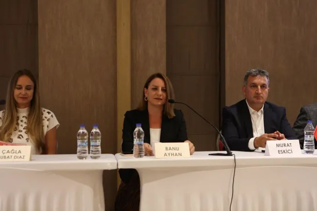 Başkan Denizli: “İlçemizde sörfün uluslararası turnuvalara ev sahipliği yapan bir kent olması için var gücümüzle çalışacağız”