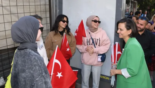 Başkan Helil Kınay “Bayraklarımızı asalım, Cumhuriyetimizi Karabağlarda yakışır güzellikte kutlayalım”
