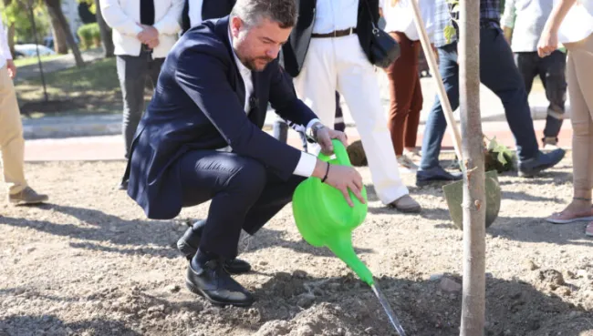 Buca’da Cumhuriyet’in 101. yılı anısına 101 ağaç