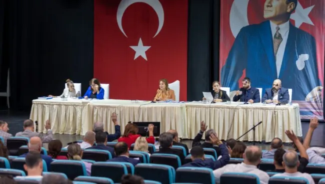 Konak Belediye Meclisi 2025 yılı mali bütçesini onayladı