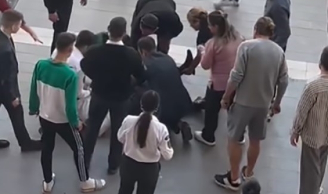 İzmir’de AVM’de Bıçaklı Saldırı: 15 Yaşındaki Çocuk Tutuklandı