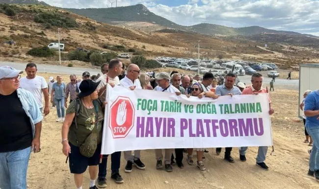 Foça’da Yangın Protestosu: 340 Hektar Yok Oldu!