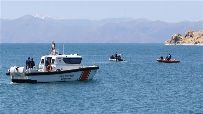 Kayıp Öğrenci İçin Van Gölü’nde Arama Başladı