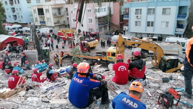 İzmir Depreminin Yıldönümünde Hızır Haşim Kaya: “Afet Bilinci Oluşturmak, Hayat Kurtarır”