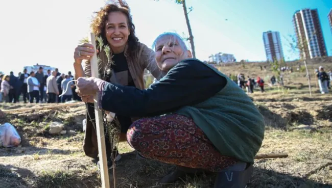 Karşıyaka’da her yeni daire için iki fidan dikilecek