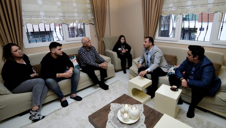 Bornova’da Başkan Eşki’den samimi ev ziyareti