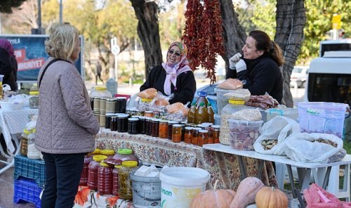 Üretici Kadın Pazarı 8 Kasım’da Buca’da!