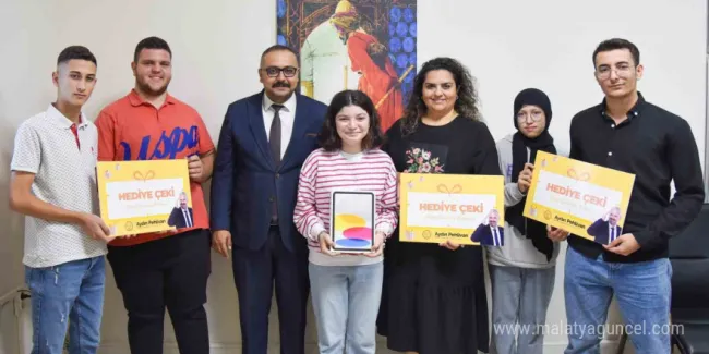 Menemen’den Gençlere Eğitim Desteği Büyülü Başarı