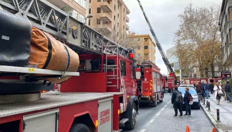 Ataşehir’de Metruk Bina Yangını Panic Yurdu!