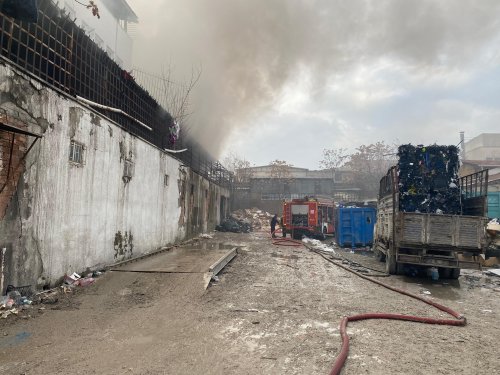 Altındağ’da Atık Fabrikasında Yangın Çıktı!