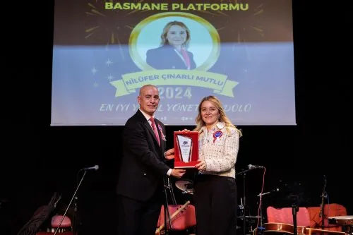 Başkan Mutlu, ‘En İyi Yerel Yönetici’ Ödülünü Aldı!